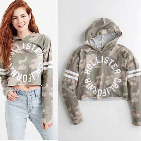 Hollister Tops - Hollister Camo Cropped Graphic Tee Size Small